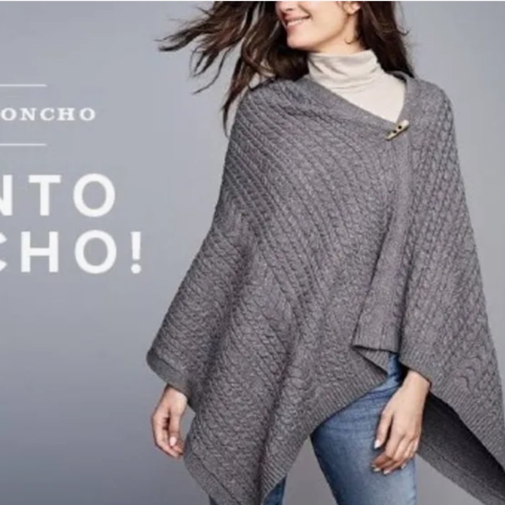 Orvis NWOT kable knit poncho